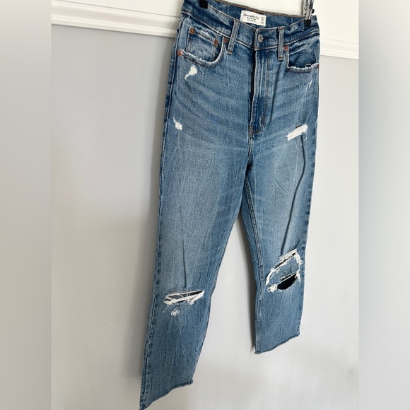 A&F Ultra High Rise Ankle Straight Denim - size 27 (4) - Picture 2 of 5